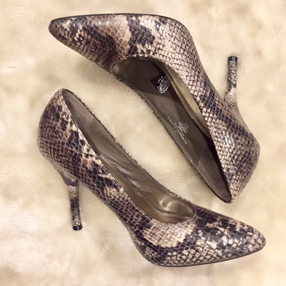 Mossimo Snake Skin (faux) Pointed Heels 3.5